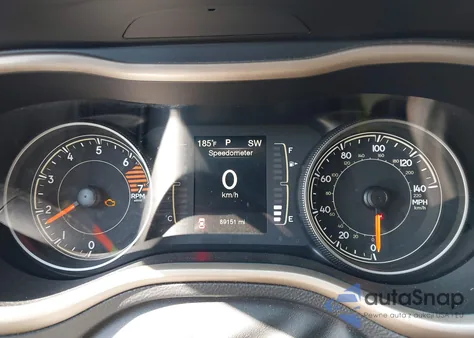 2017 Jeep Cherokee Latitude z USA, uszkodzony, nr VIN 1C4PJMCB7HW570179